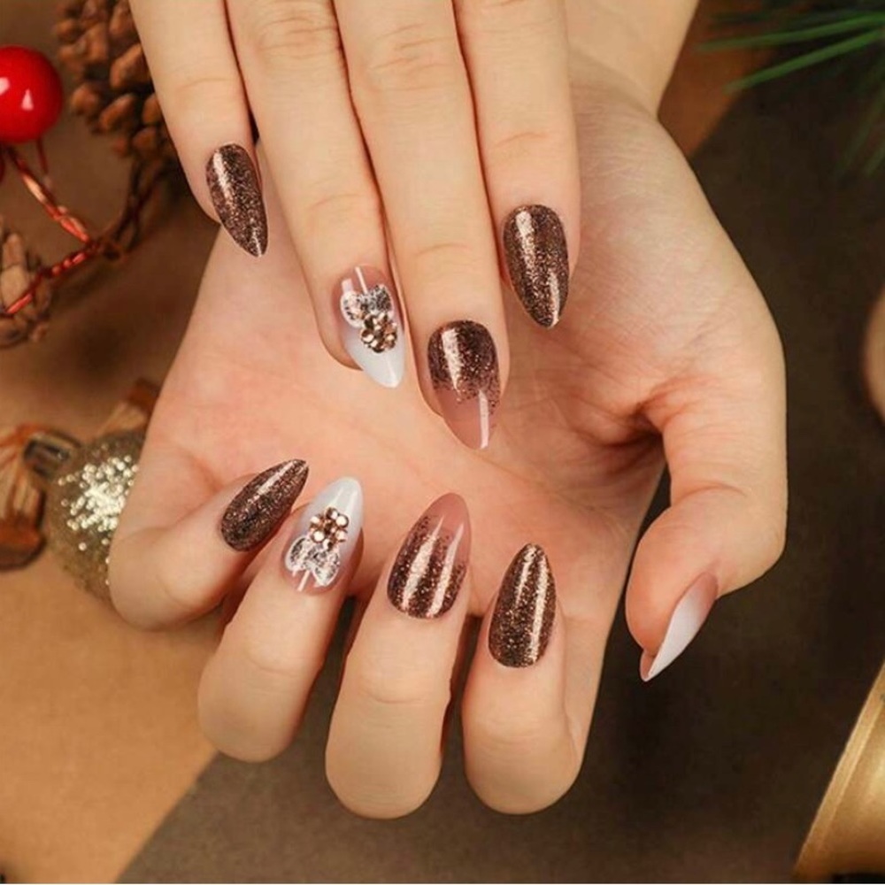 Winter Press On Nails